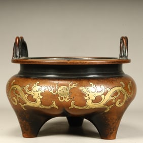 A Qing Dynasty fine gold three-legged incense burner