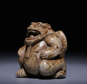 A piece of ancient jade flying bear