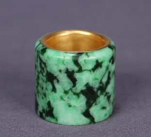 A piece of Qing Dynasty Qianlong court old jade bag pure gold finger