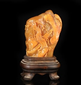 A Qing Dynasty Shoushantian Huangshi ornament