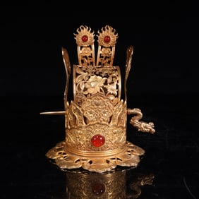 A Ming Dynasty gold silk inlaid treasure dragon crown