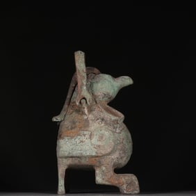 A Han bronze bird-shaped beam
