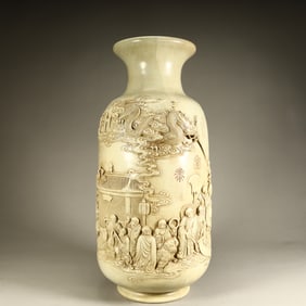 A Qing Dynasty Shoushan stone eighteen Arhat pattern vase