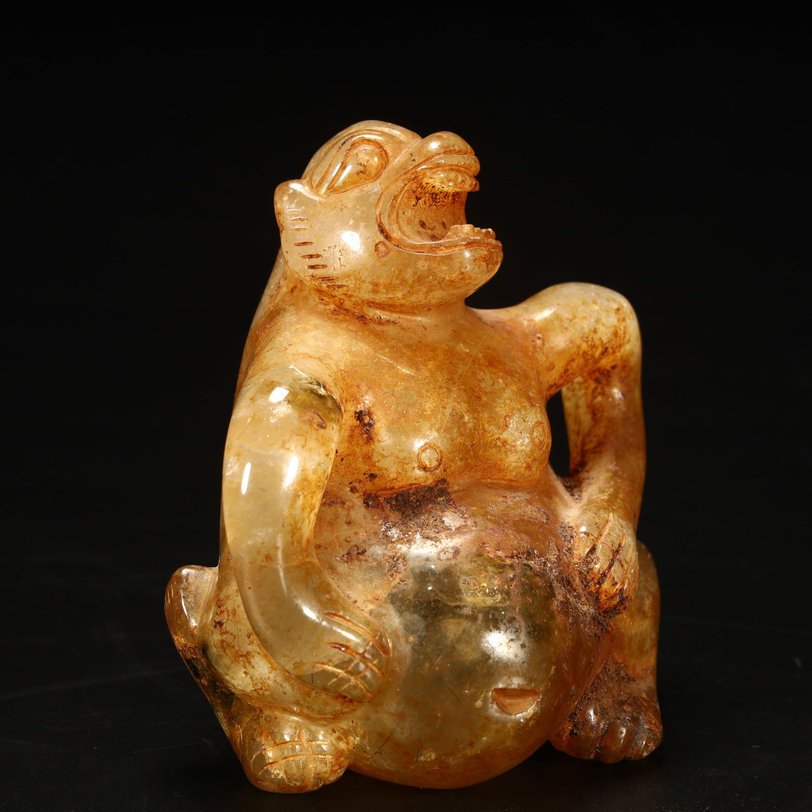 A Han Dynasty crystal bear-shaped paperweight: Han Dynasty crystal bear-shaped paperweight SIZE: L:10cm W:10cm H:7cm W:591g (The Dimensions Of All Batches Are Manually Measured.If You Need More Detailed Information, Please Contact Our Customer Ser