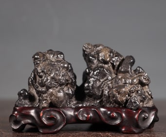 A Qing Dynasty exquisite and small spiritual wall pearl stone mountain ornament