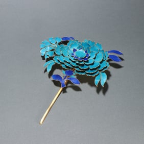 A Qing Dynasty copper gilt peony flower hairpin