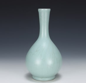 A Song Ru kiln sky blue glazed gall bottle