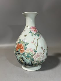A pastel peony pattern jade pot spring vase