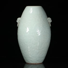 A piece of Qing Dynasty celadon molded Ganoderma lucidum olive cup
