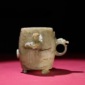 A Han Dynasty seed material cooked pit full of Qin dragon high-relief cup