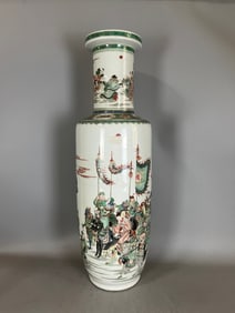 A multicolored character story pattern mallet bottle