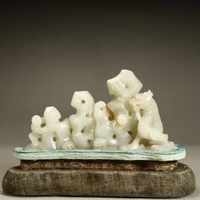 A Qing Dynasty Hetian white jade ornament
