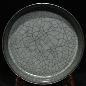 A piece of official porcelain wrapped gilt silver wash