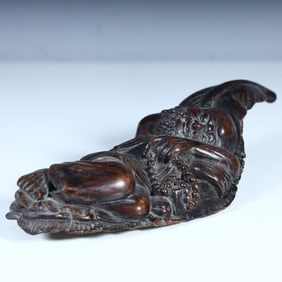 A Qing Dynasty fine agarwood dharma ornament