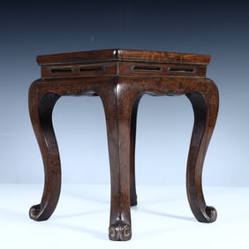 A Qing Dynasty boutique mahogany flower table