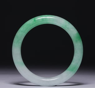 A Qing Dynasty jade bracelet
