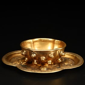 A Qing Dynasty copper gilt belt holder