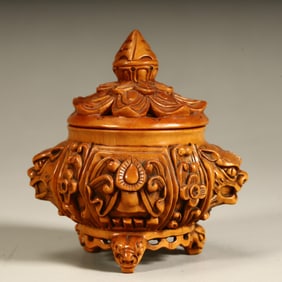 A piece of Qing Dynasty boxwood carving Sanrui beast ear cover size