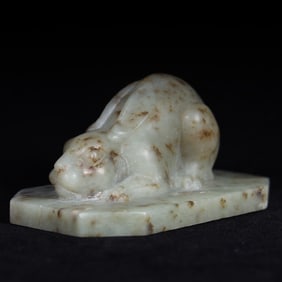 A jade beast paperweight from the Song Dynasty
