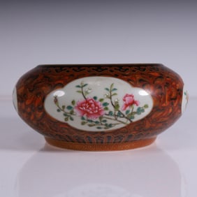 A piece of Qing Dynasty wood glazed pattern open window pastel floral brush wash