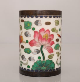 A cloisonné cloisonné enamel pen holder
