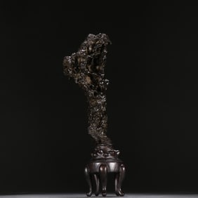 A Taihu Lake Shishanzi ornament