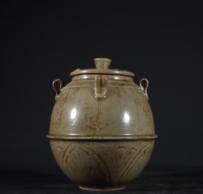 A Tang Dynasty Five Dynasties Secret Color Celadon Four Series Lid Jar (covered with curium)