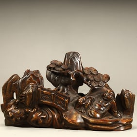 A Qing Dynasty fine agarwood ornament