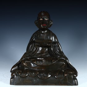 A bronze Panchen statue of the Qing Dynasty