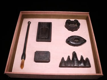 A set of six treasures of the Qing Dynasty old agarwood study