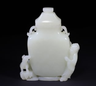 A piece of Hetian jade deer bottle