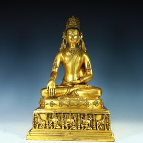 A bronze gilt Buddha statue of the Qing Dynasty