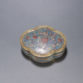 A Qing Dynasty copper gilt cloisonné entwined pattern lid box