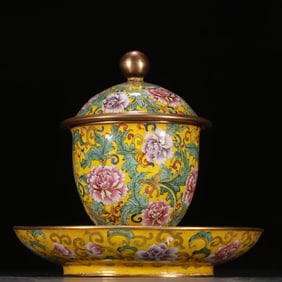 A pair of Qing Dynasty copper tire painting enamel entwined pattern tea bowls