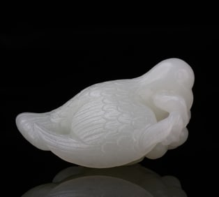 A Hetian white jade jade bird