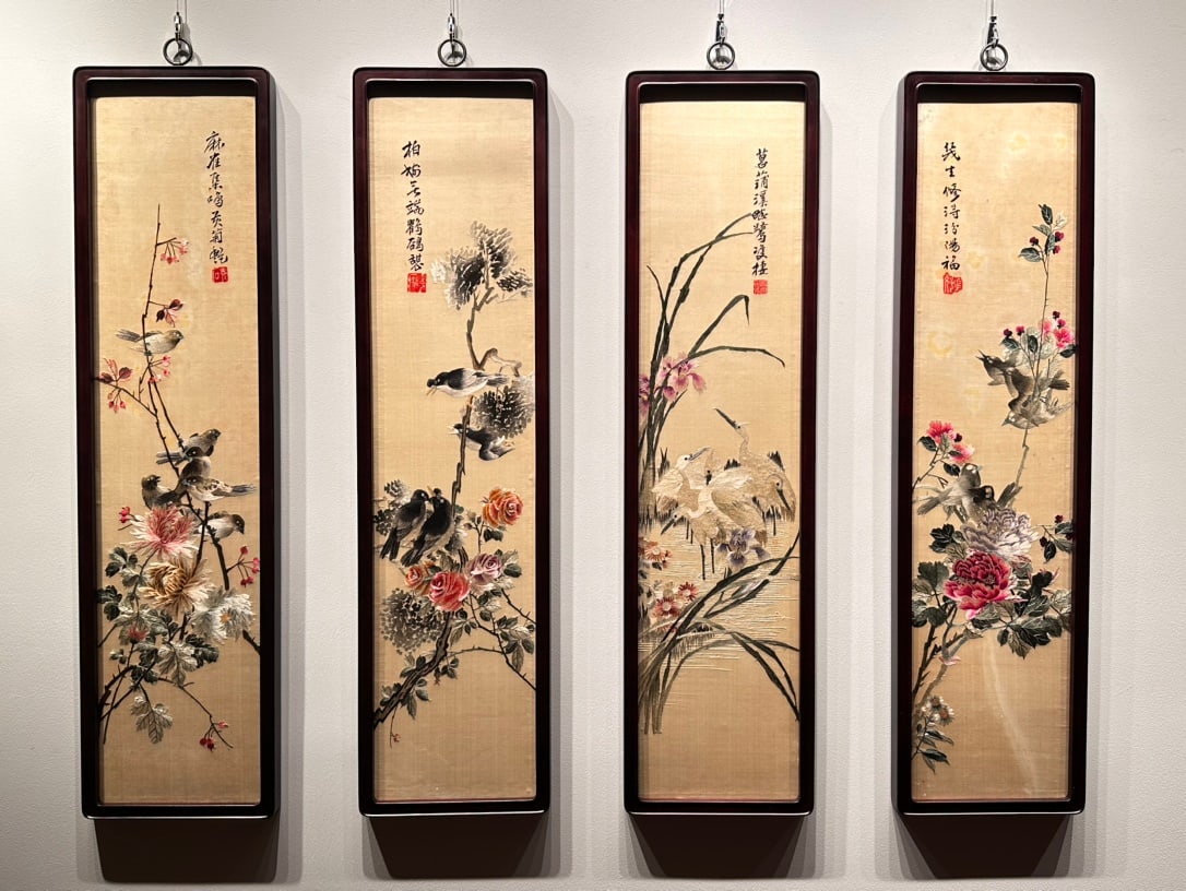 A set of exquisite Hunan embroidery of the Republic of China "Birds Singing and Flowers": A set of exquisite Hunan embroidery of the Republic of China "Birds and Flowers" SIZE: 102.5x27cm (The Dimensions Of All Batches Are Manually Measured.If You Need More Detailed Information, Please Con