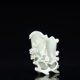 A piece of Hetian jade brush wash
