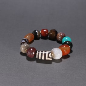 A Qing Dynasty multi-treasure bracelet