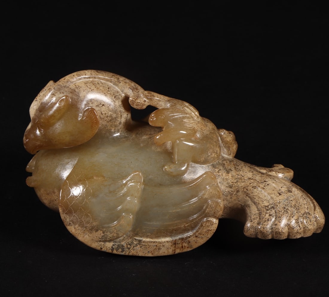 A piece of ancient Hetian jade seed material black bird (1 of 9)