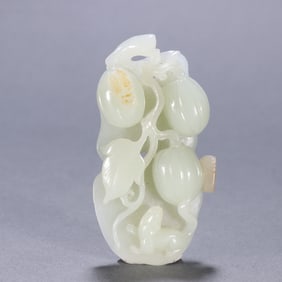 A carving of Hetian jade blessing melon in the Qing Dynasty