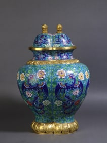 A Qing Dynasty cloisonné enamel phoenix pattern jar
