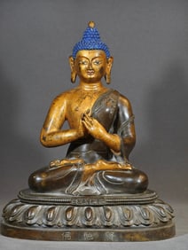 A sixth-grade Buddha tower of the Qing Dynasty