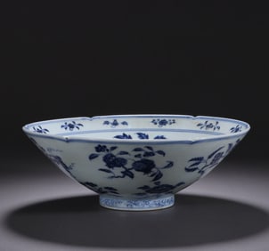 A blue and white folded branch flower and fruit pattern flower mouth bowl
