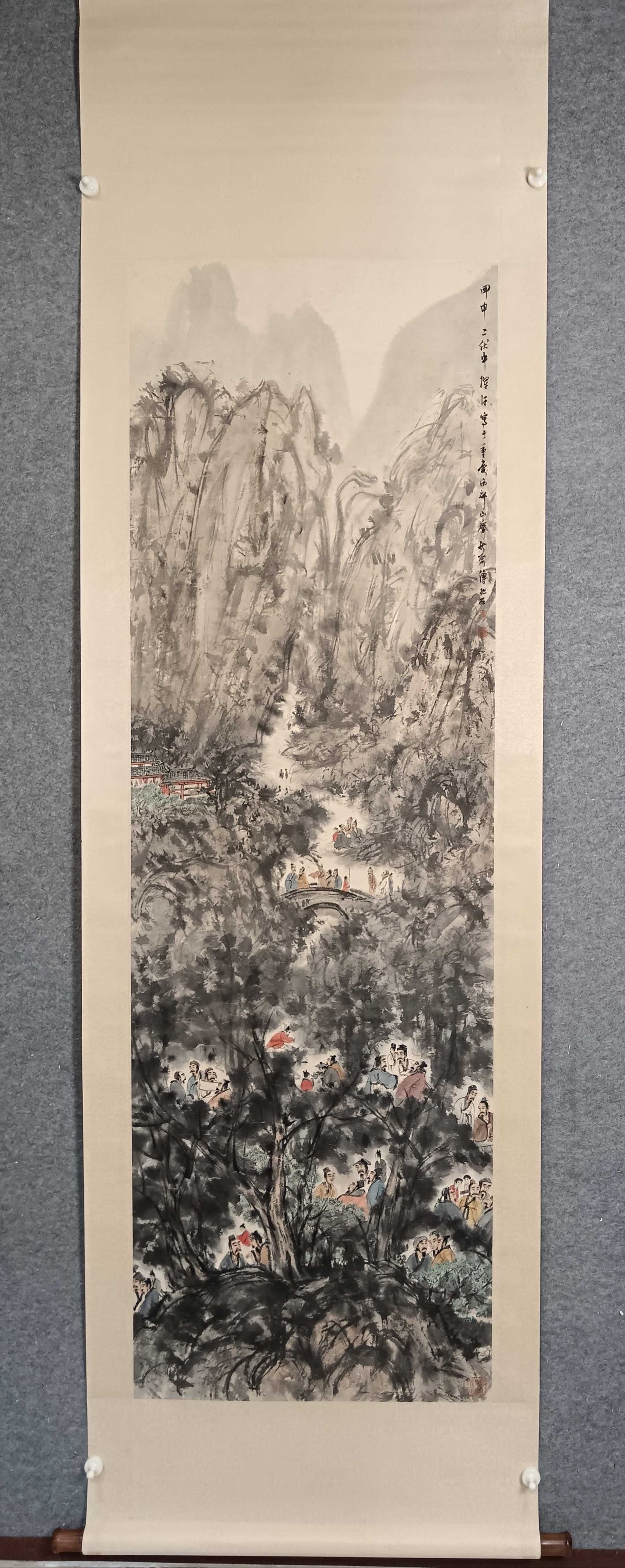 A figure of Fu Baoshi: Fu Baoshi's figure picture SIZE: Painting core57×179cm (The Dimensions Of All Batches Are Manually Measured.If You Need More Detailed Information, Please Contact Our Customer Service Before Bidding.)