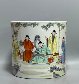 A pastel character pen holder made in the Yongzheng era of the Qing Dynasty
