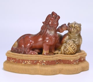 A Fujian Shoushan stone beast ornament