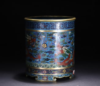 A Qing Dynasty Qianlong cloisonné fragrant dragon pattern jar