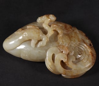 A Hetian jade phoenix bird ornament