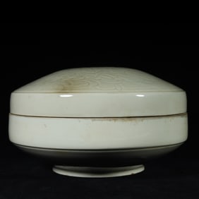 A Song Dynasty kiln carved flower box