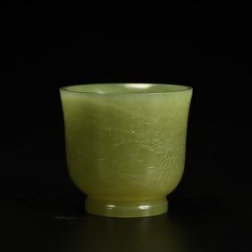 A Qing Dynasty Hetian topaz pattern cup